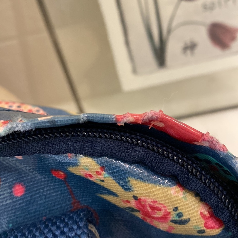 🎉HP🎉 EUC Cath Kidston backpack with alternate handles up top.🌈 - Picture 5 of 6